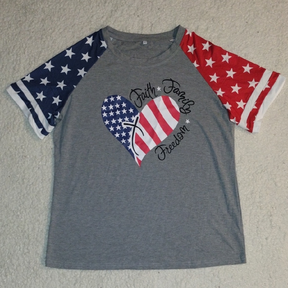 Size XL 4th of July Fourth USA America Patriotic Heart Tee Gray Red White Blue